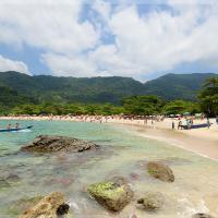 Praia do Meio - Trindade - Paraty RJ - Foto: Roberto Torrubia